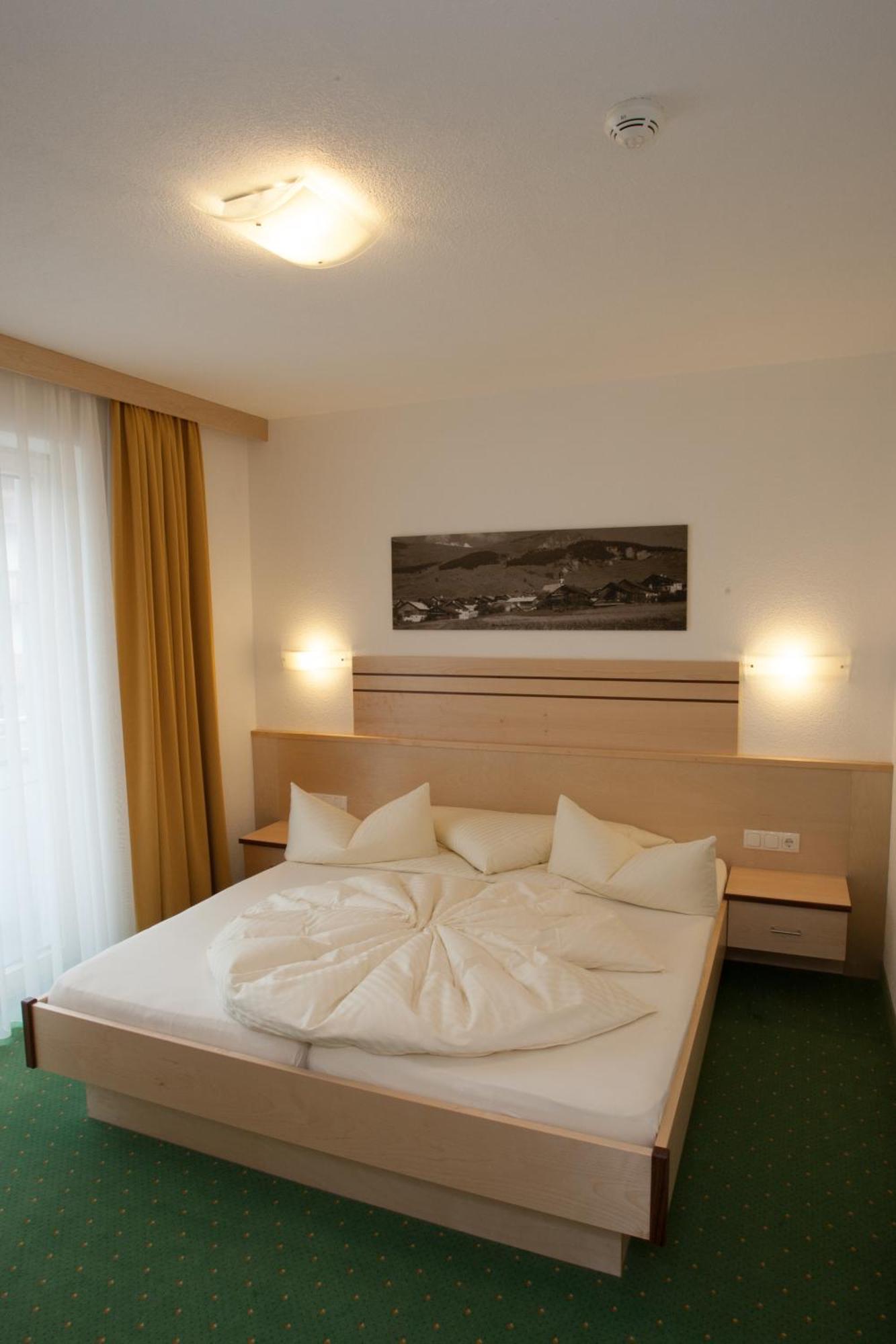 Haus Muehlbach Hotel Fiss Exterior photo